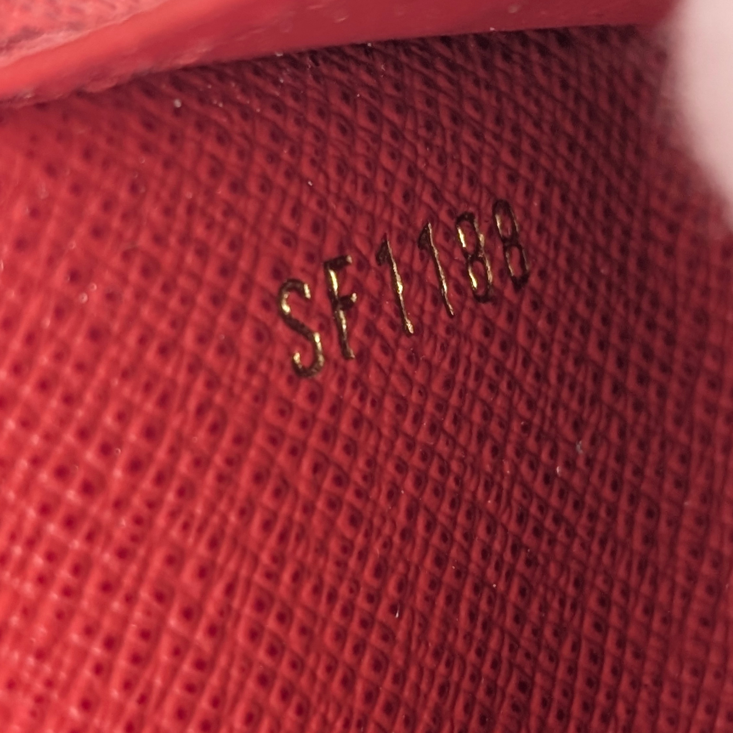محفظة Adele من Louis Vuitton بقماش Monogram بلون Coquelicot