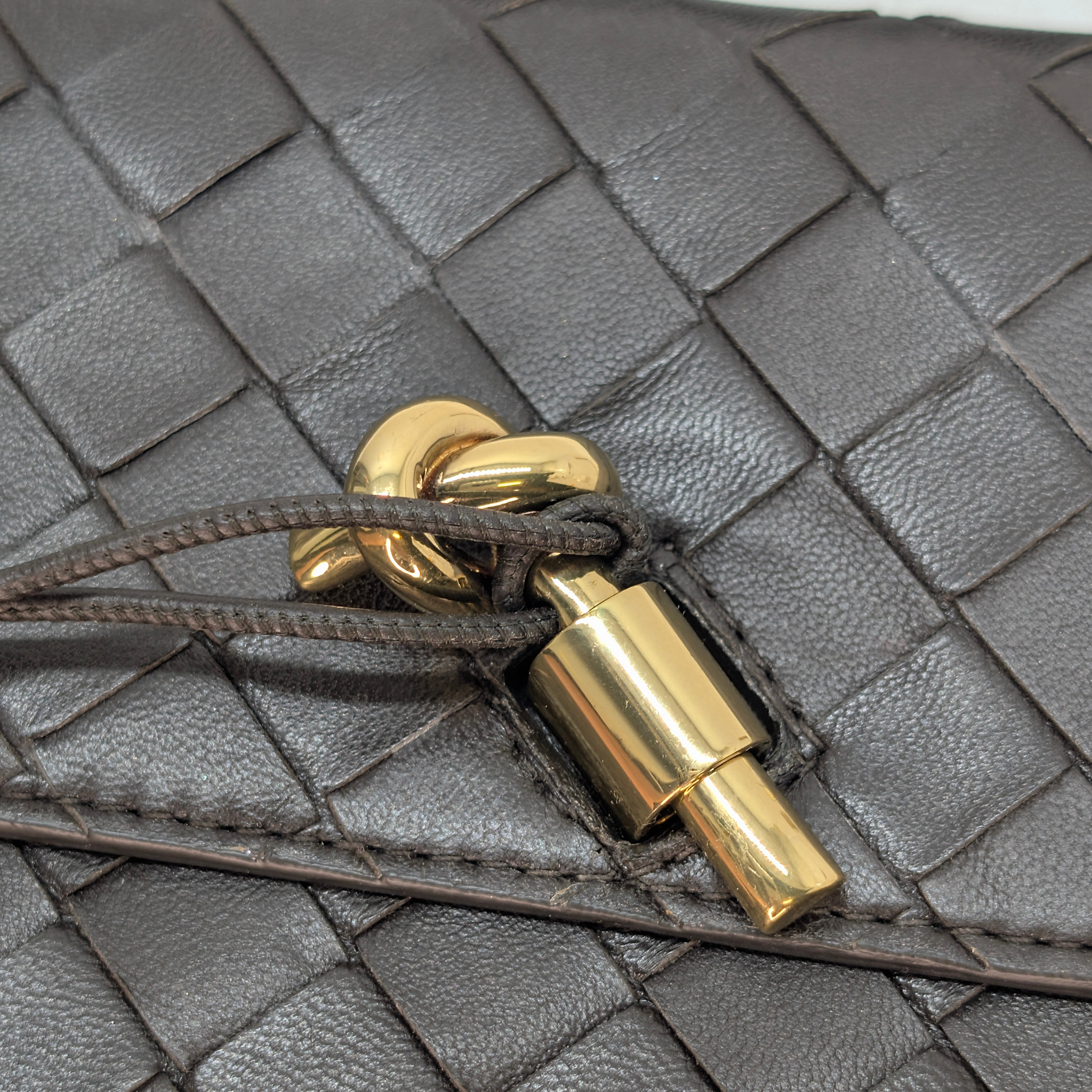 حقيبة كلاتش بوتيغا فينيتا نابا إنتريتشياتو أنديامو طويلة بنية اللون
