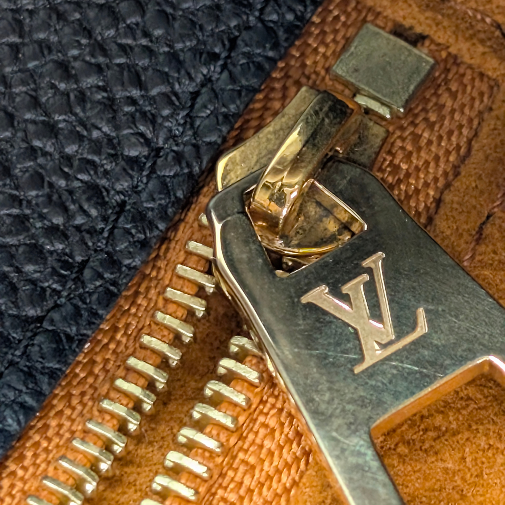 Louis Vuitton Onthego MM جلد أمبرينت أسود