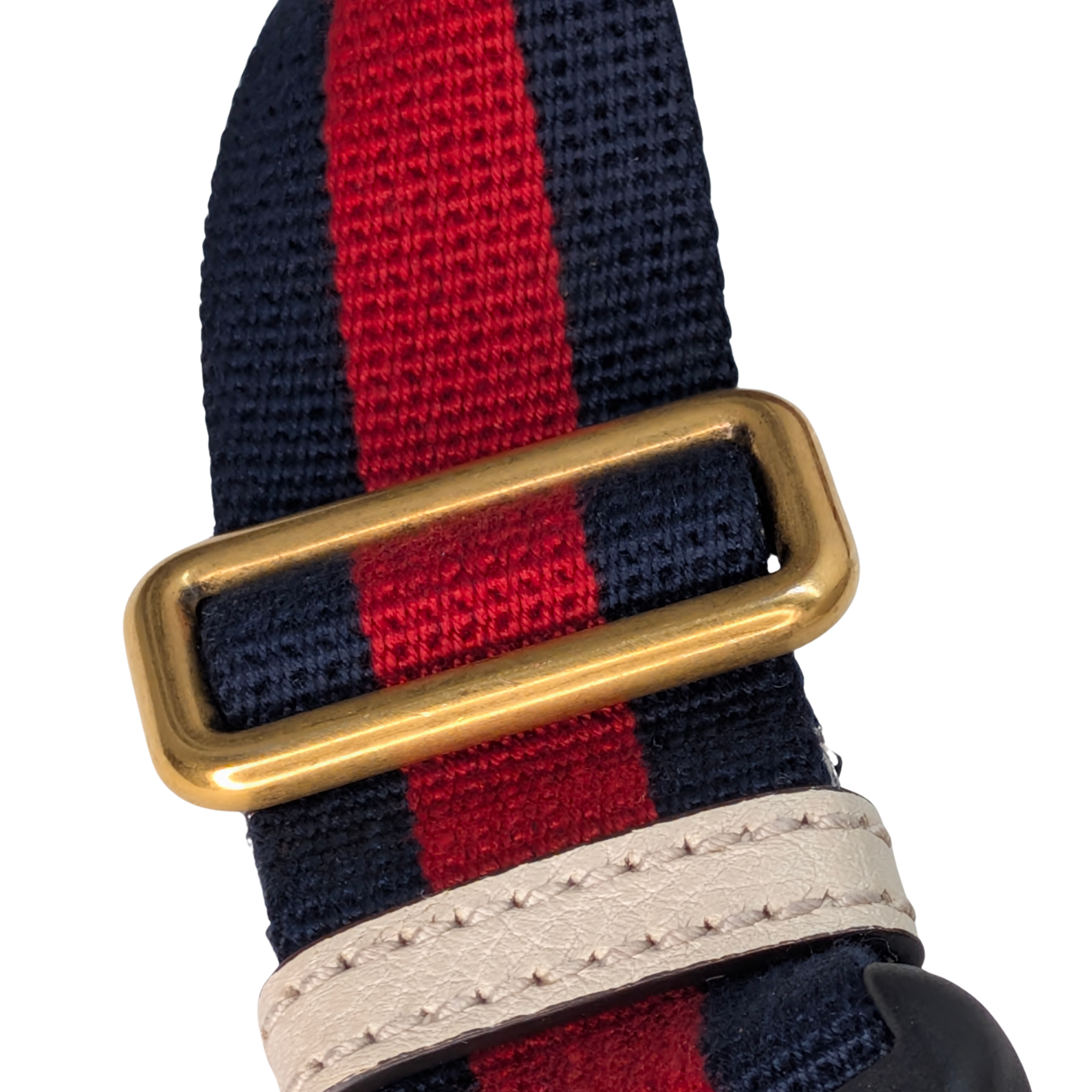 غوتشي حقيبة خصر بشعار من جلد العجل المحبب بيج
