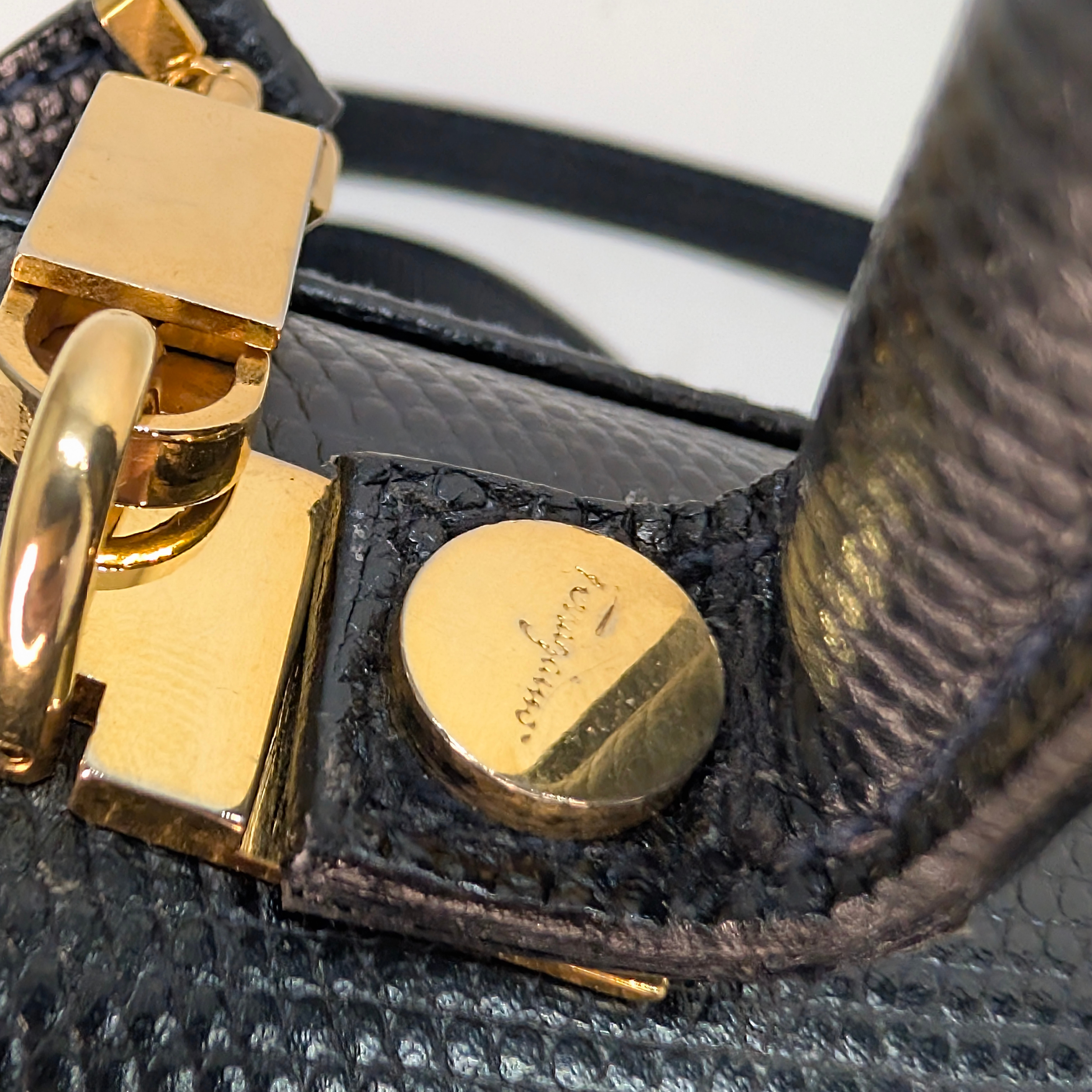 حقيبة يد أيكونك جانتشيني من جلد السحالي من سلفاتوري فيراغامو