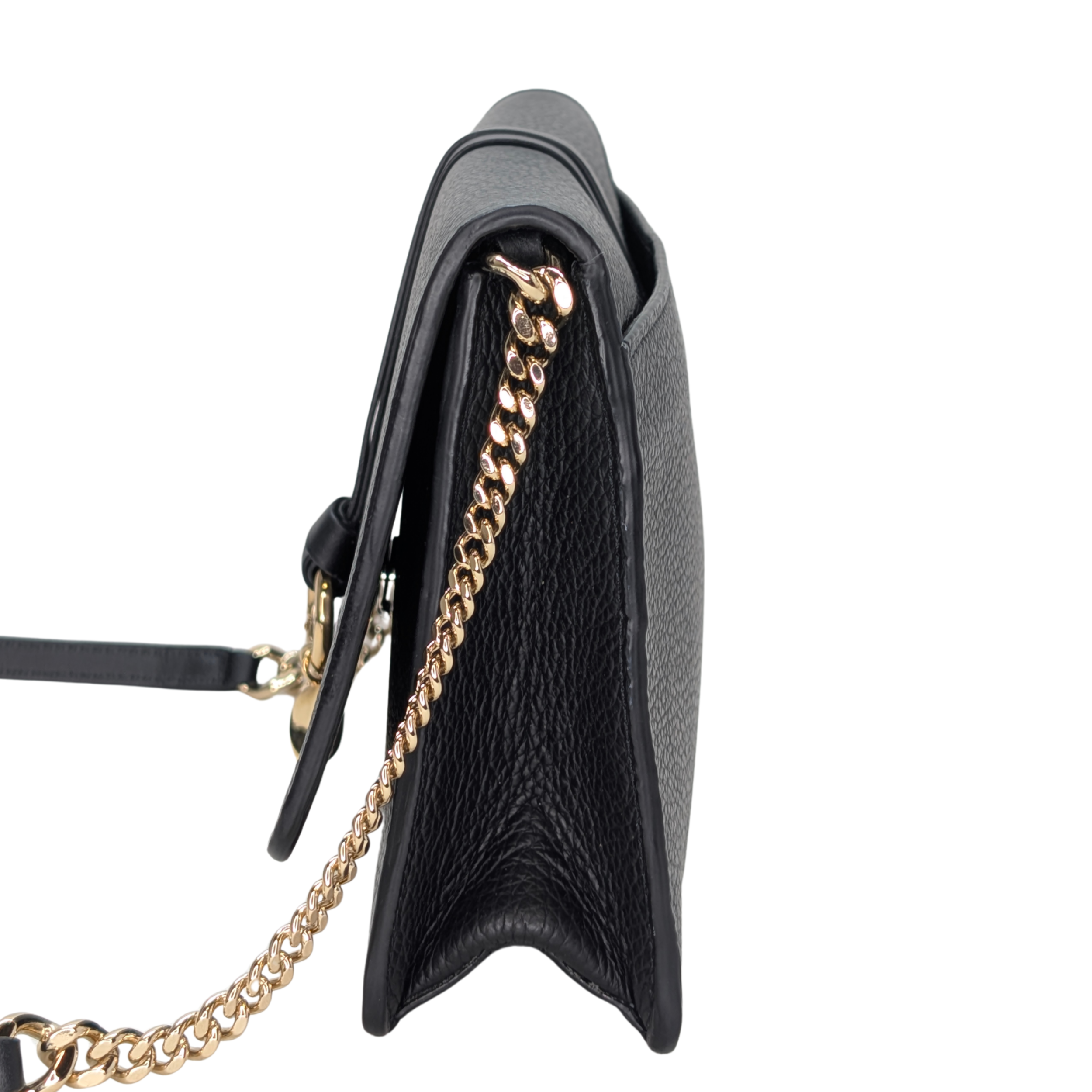 حقيبة كلاتش جلد سوداء بسلسلة بحروف Chloé