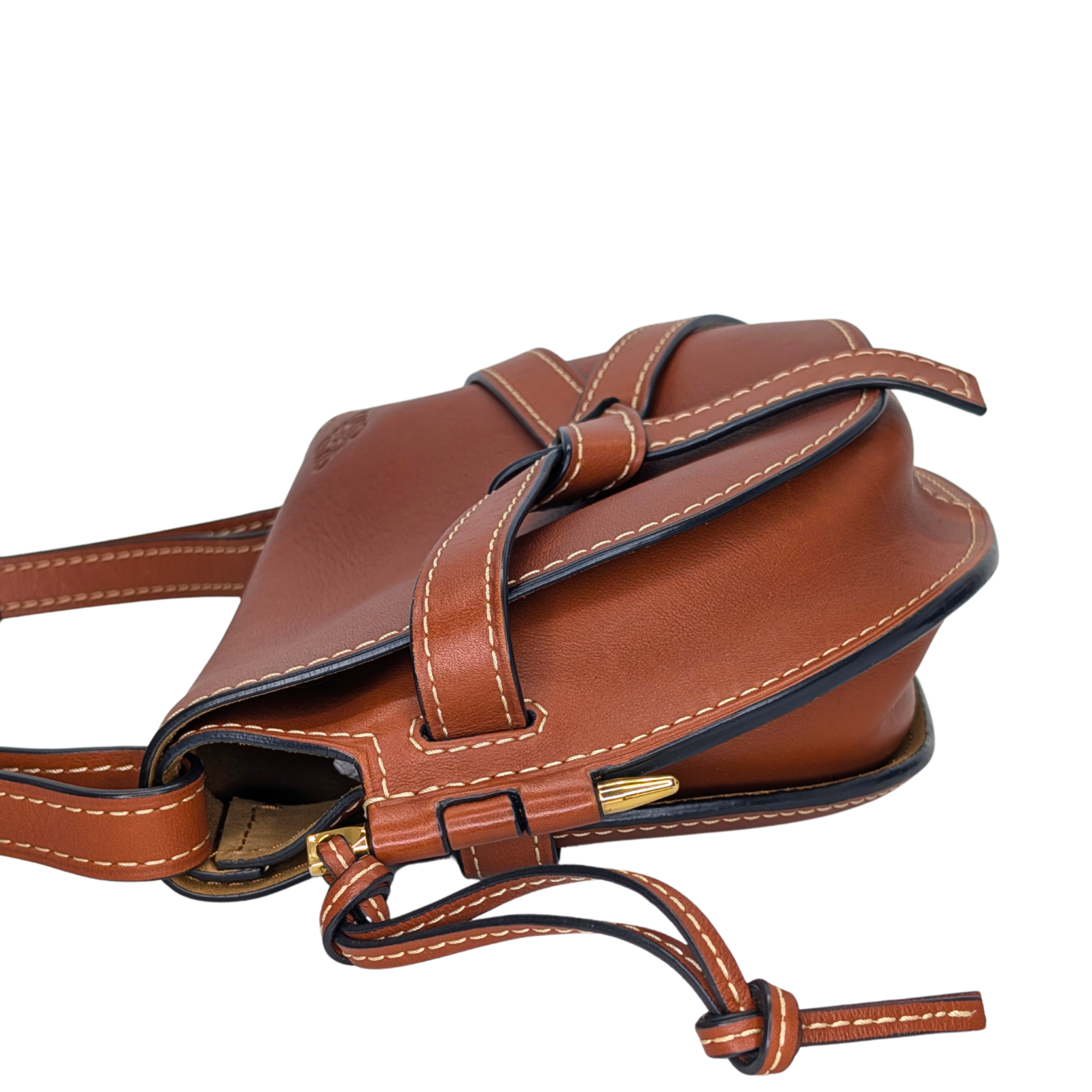 حقيبة غيت الصغيرة من لويفي باللونين البني وتان