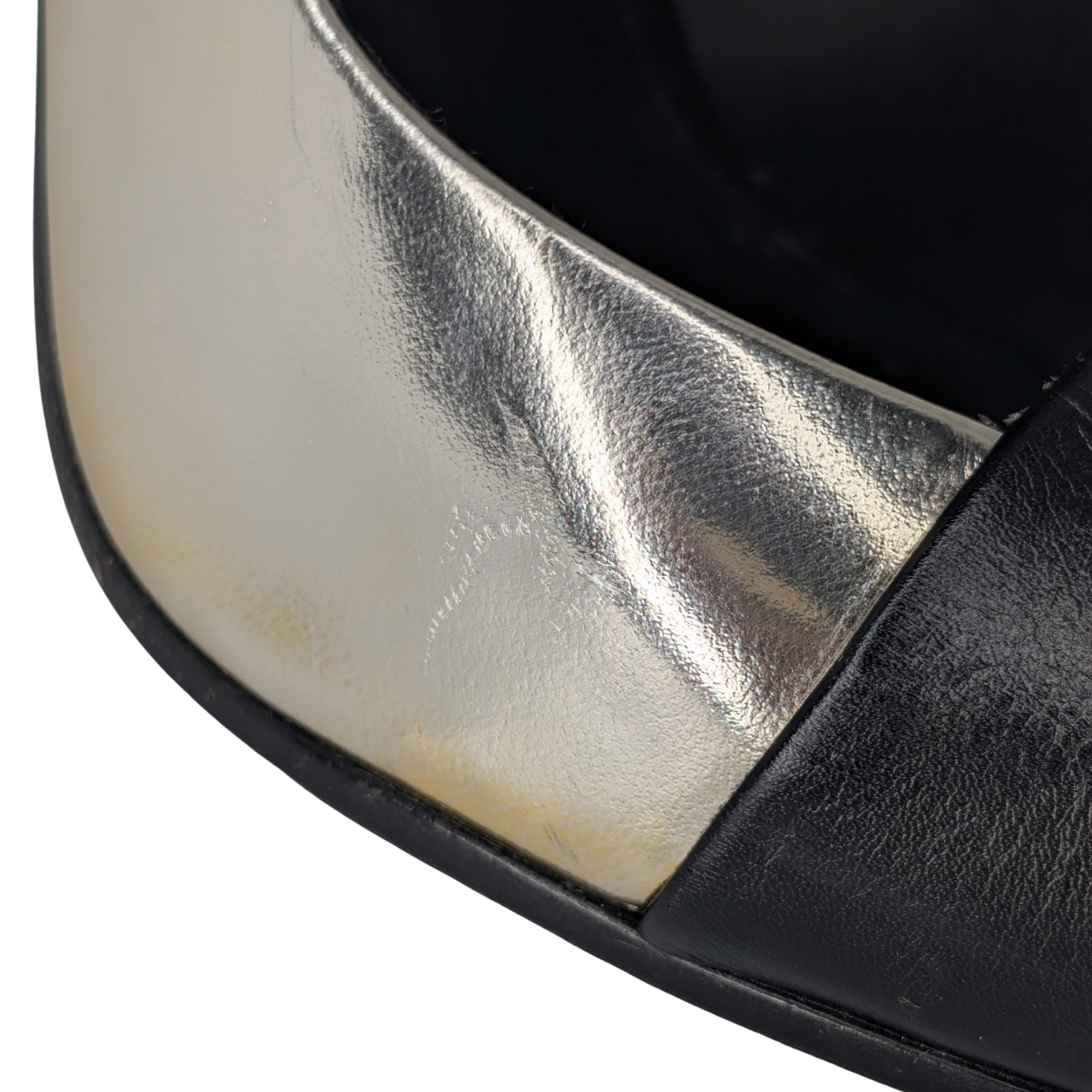 حذاء بالمان مدبب أسود/ذهبي 39