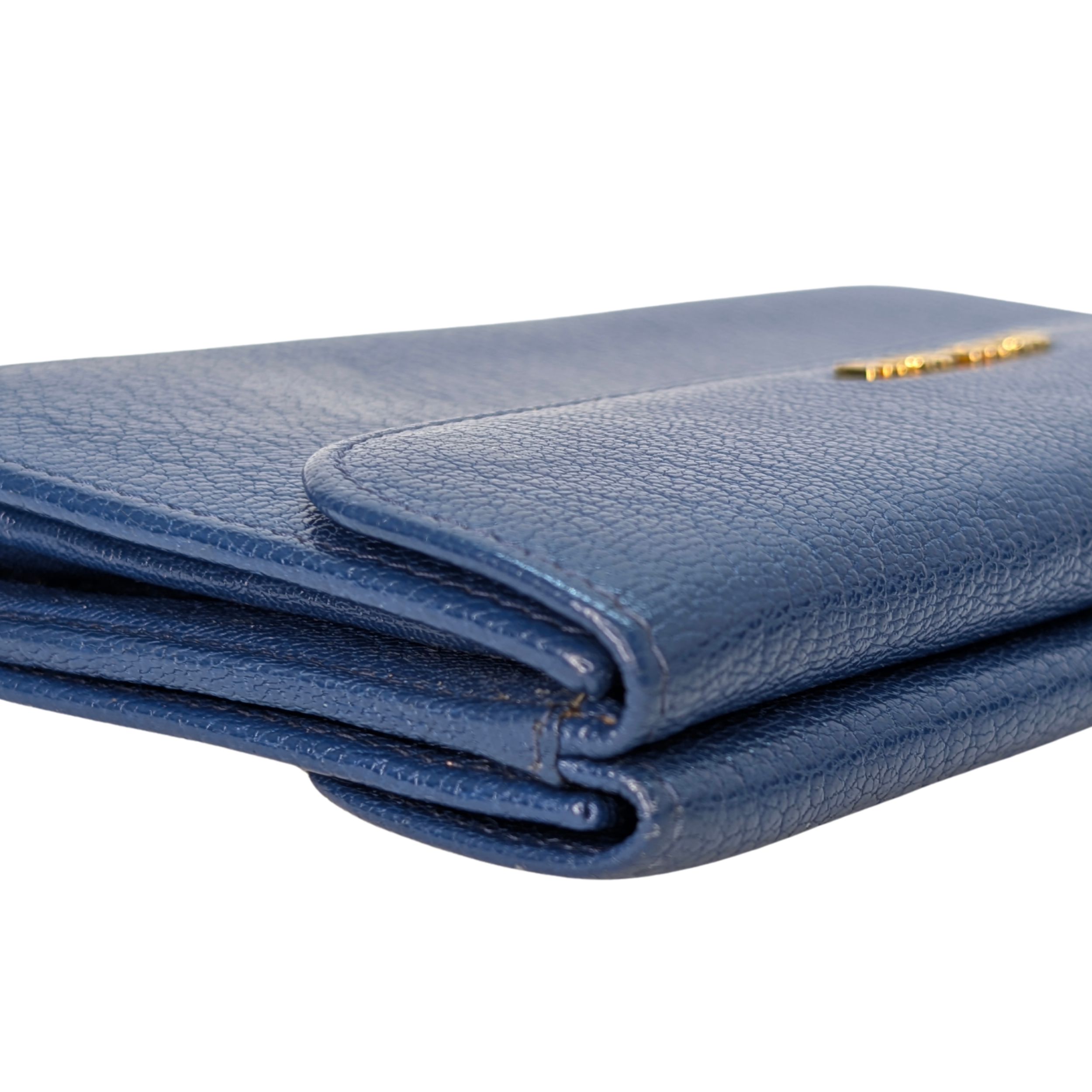 Miu Miu Madras Flap Long Wallet من الجلد باللون الأزرق