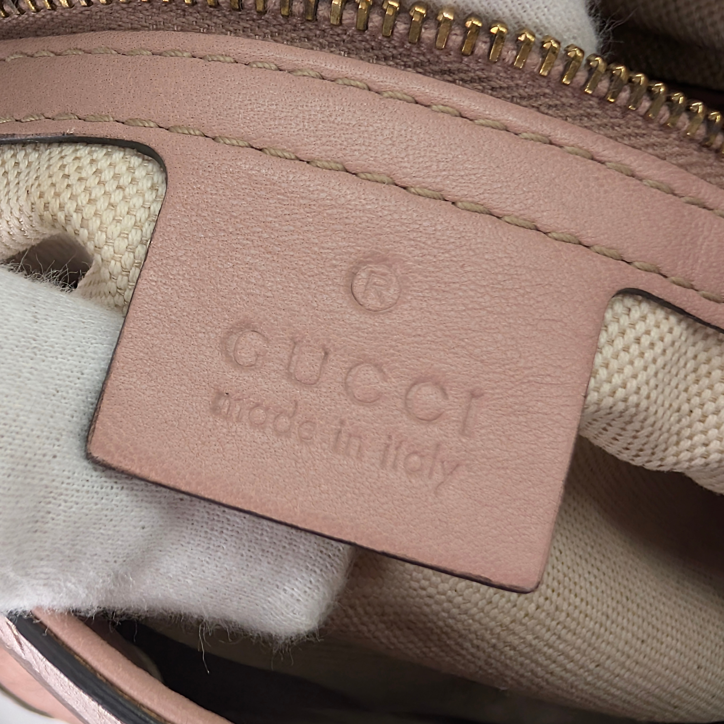 Gucci Bree convertible top handle باللون الوردي