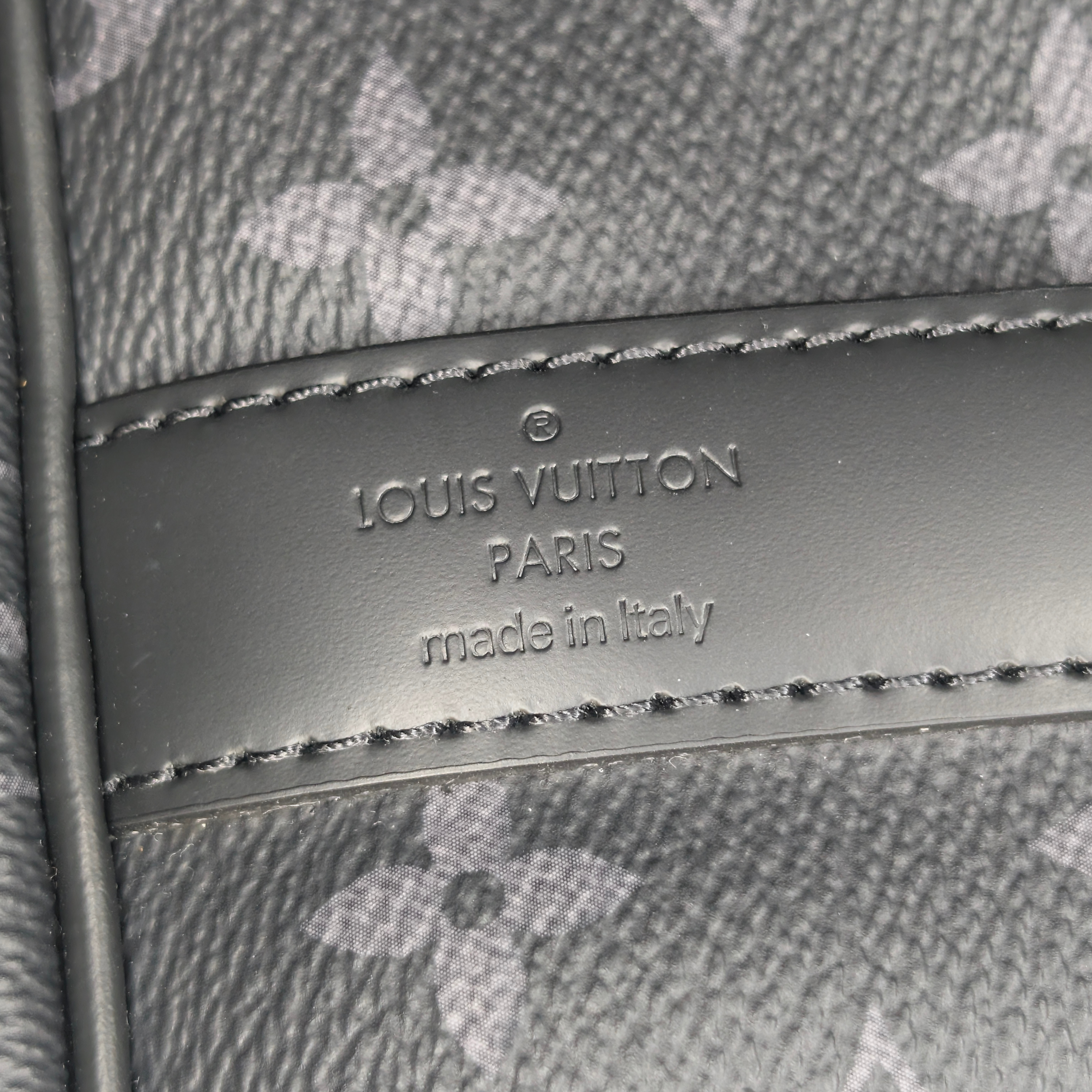 Louis Vuitton Keepall Bandoulière 55 Monogram Eclipse فحمي أسود