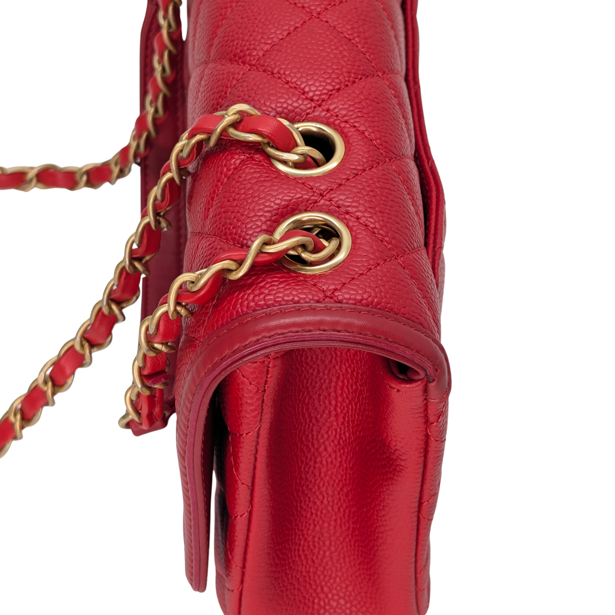 شانيل حقيبة فلاب متوسطة مبطنة كافيار سي سي فيليجري حمراء