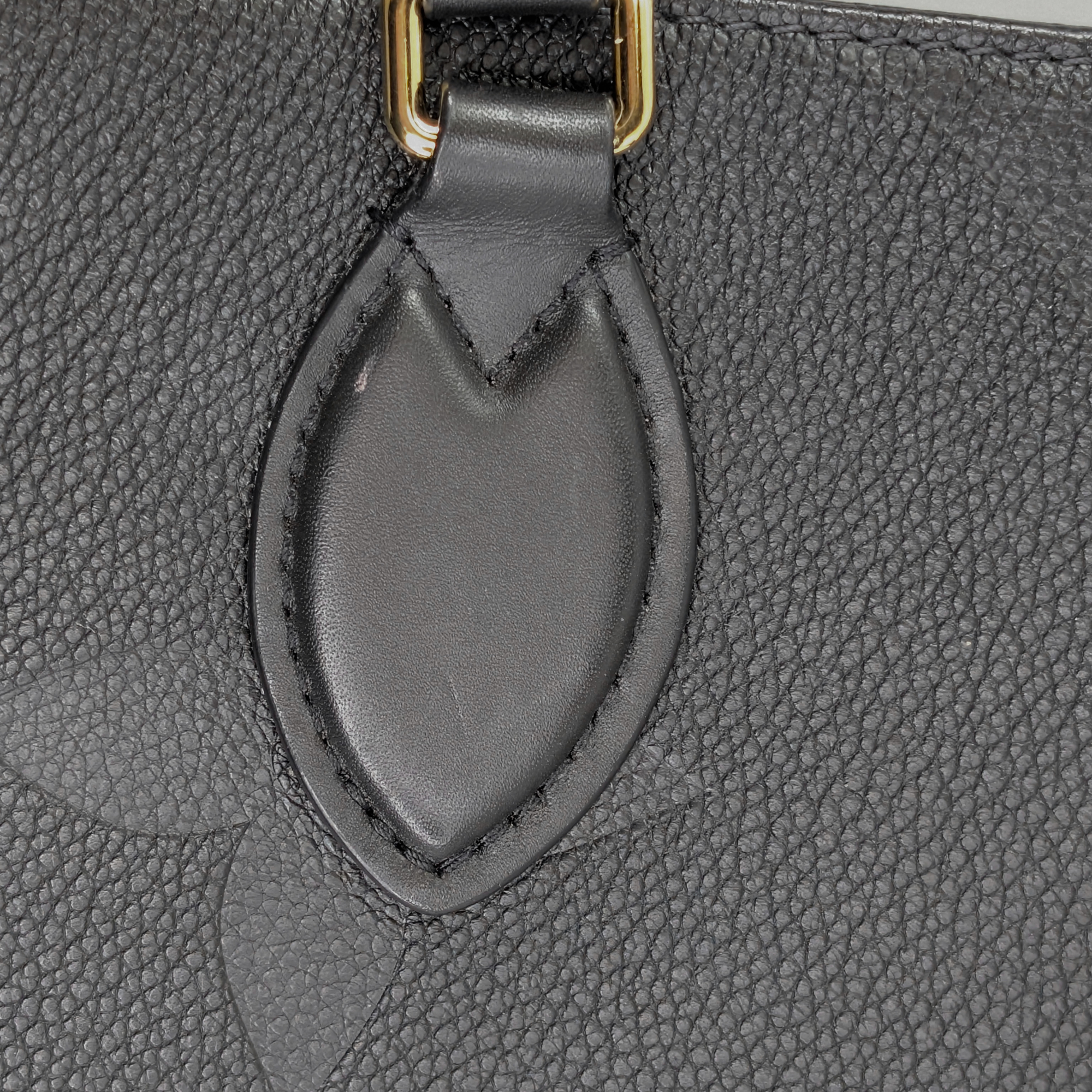 Louis Vuitton Onthego MM جلد أمبرينت أسود