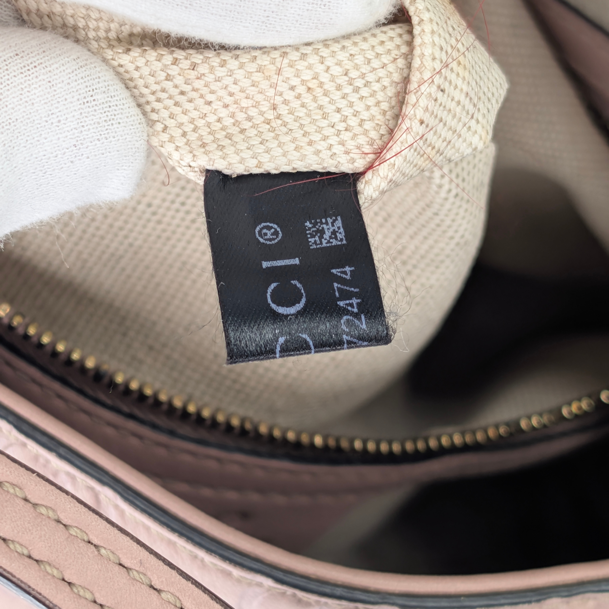 Gucci Bree convertible top handle باللون الوردي