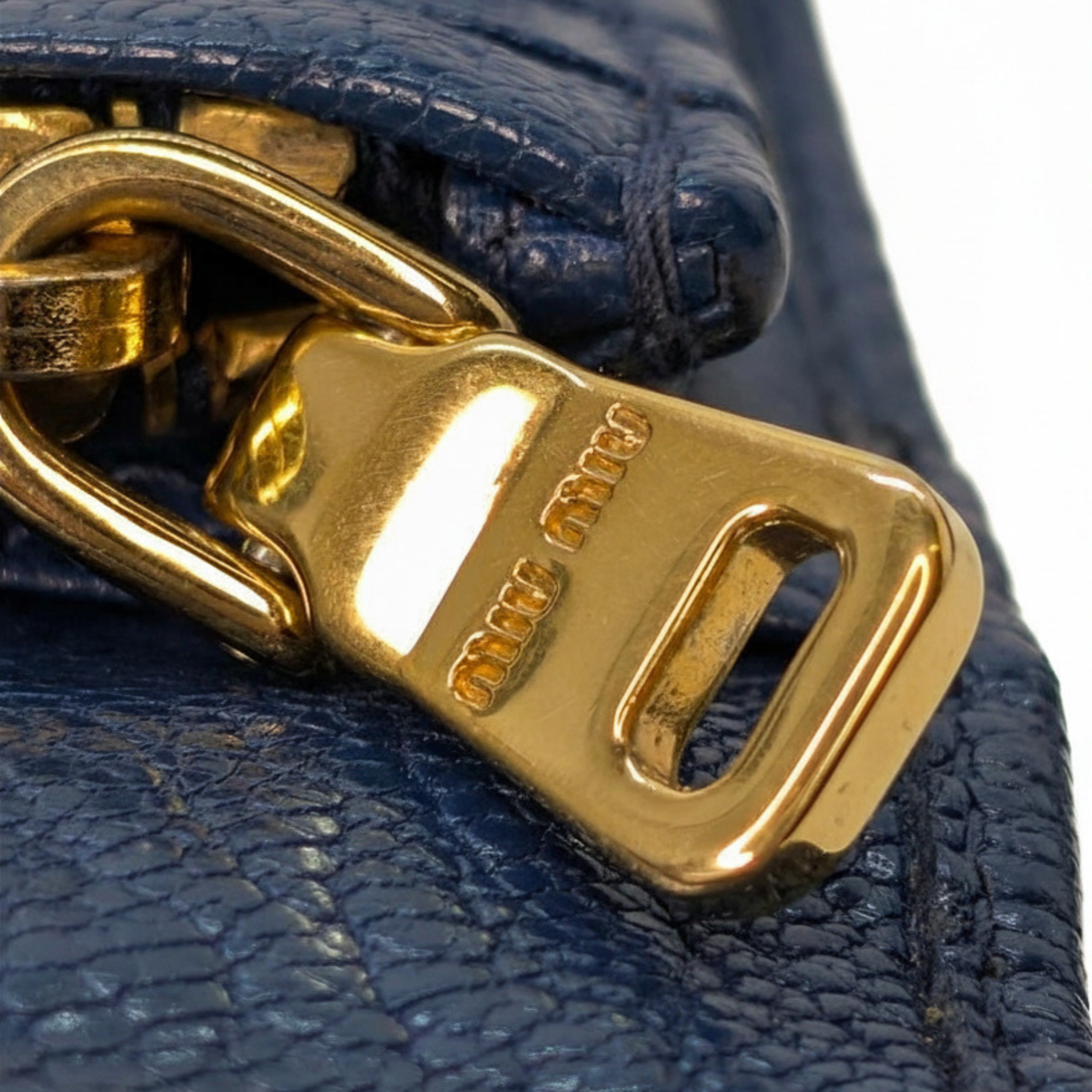 Miu Miu Madras Flap Long Wallet من الجلد باللون الأزرق