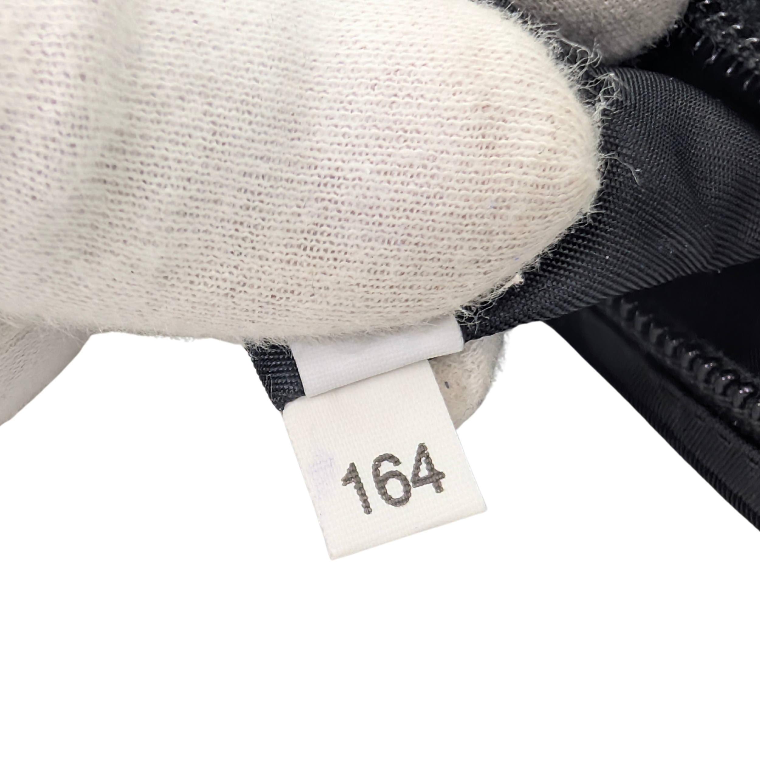 حقيبة خصر Re-Nylon من برادا باللون الأسود