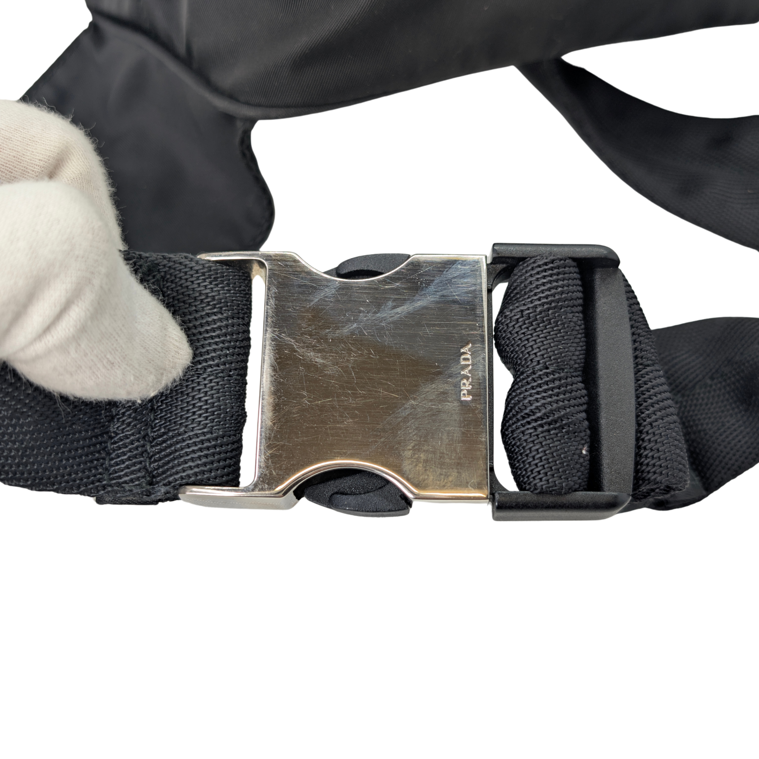 حقيبة خصر Re-Nylon من برادا باللون الأسود
