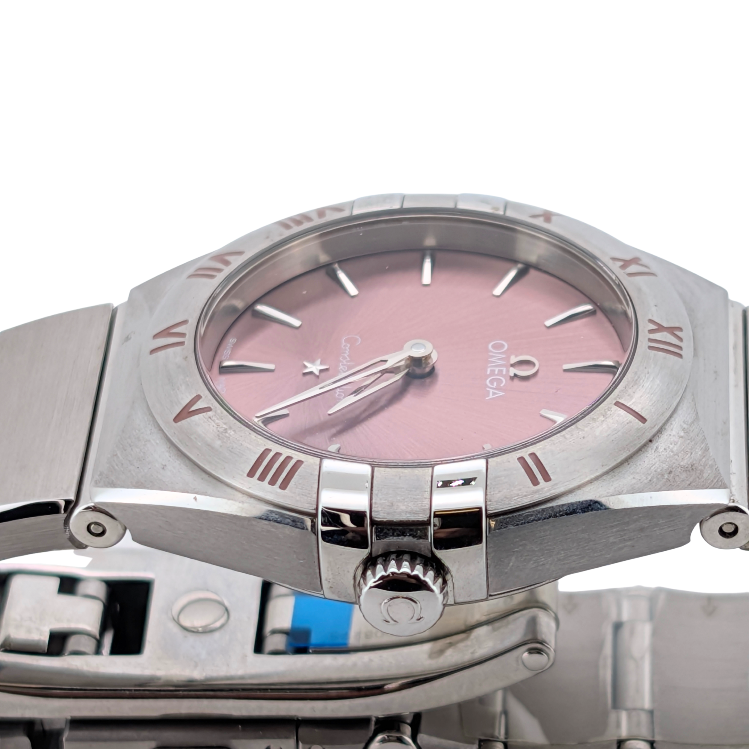 Omega 2022 كونستليشن 28 مم مينا وردي 131.10.28.60.11.001