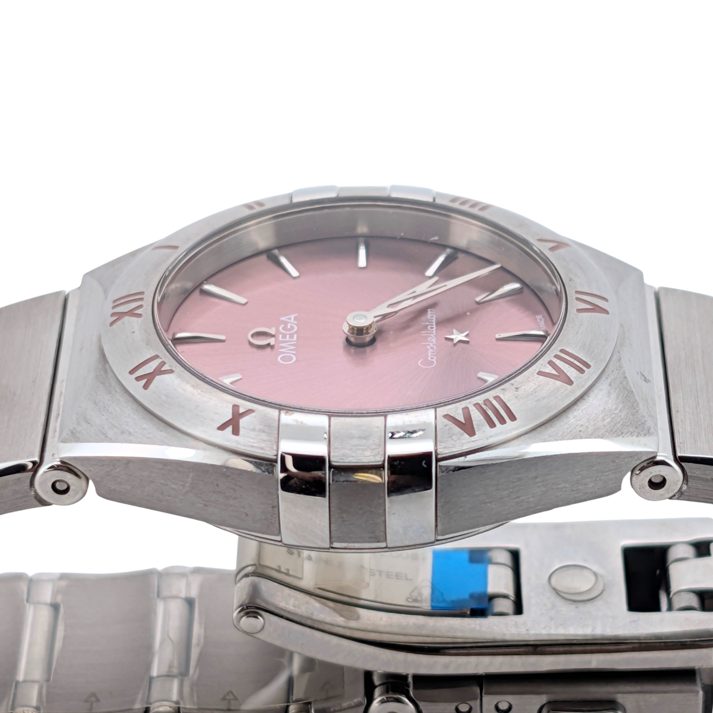 Omega 2022 كونستليشن 28 مم مينا وردي 131.10.28.60.11.001