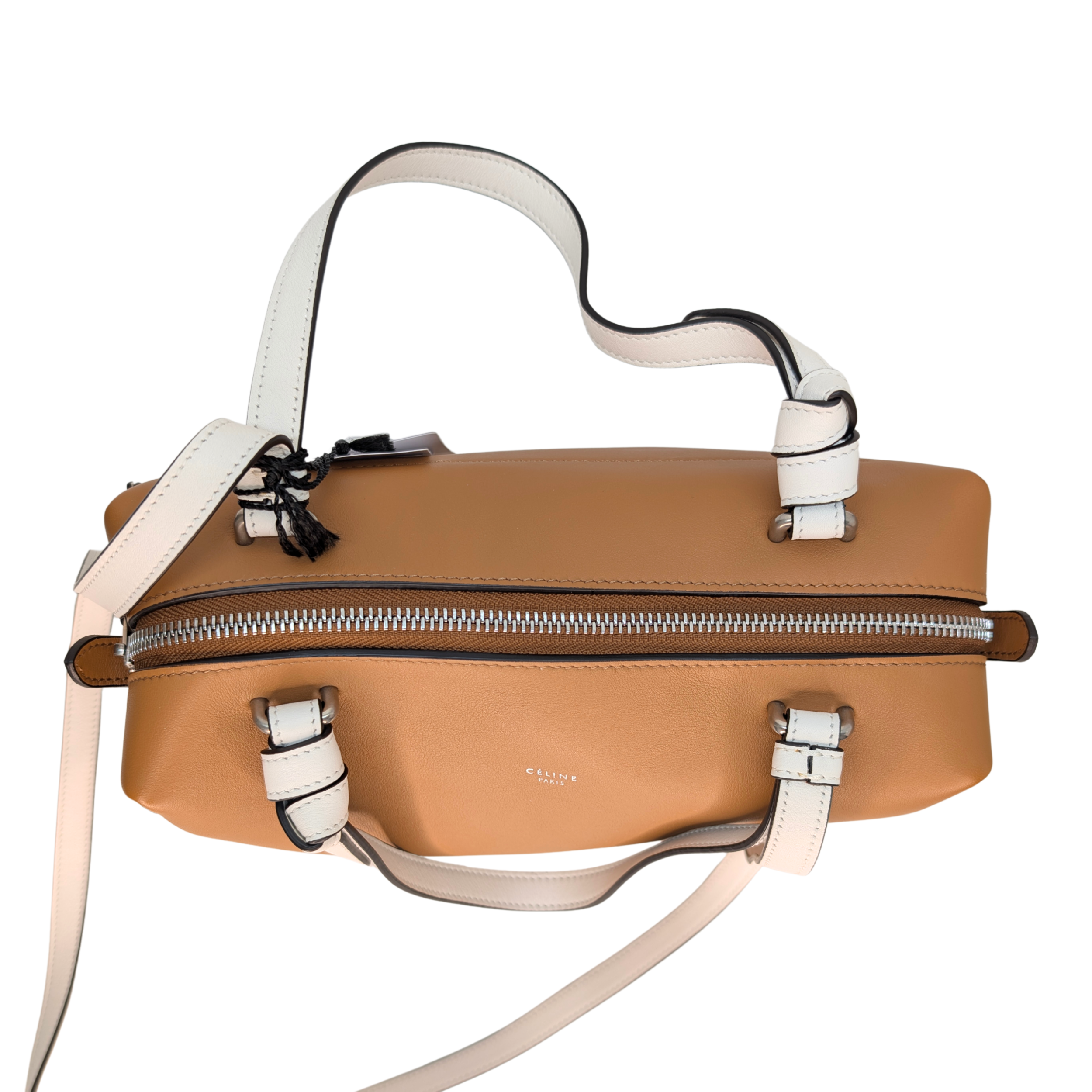 حقيبة سيلين سوفت كيوب جلد صغيرة بلون تان فاتح