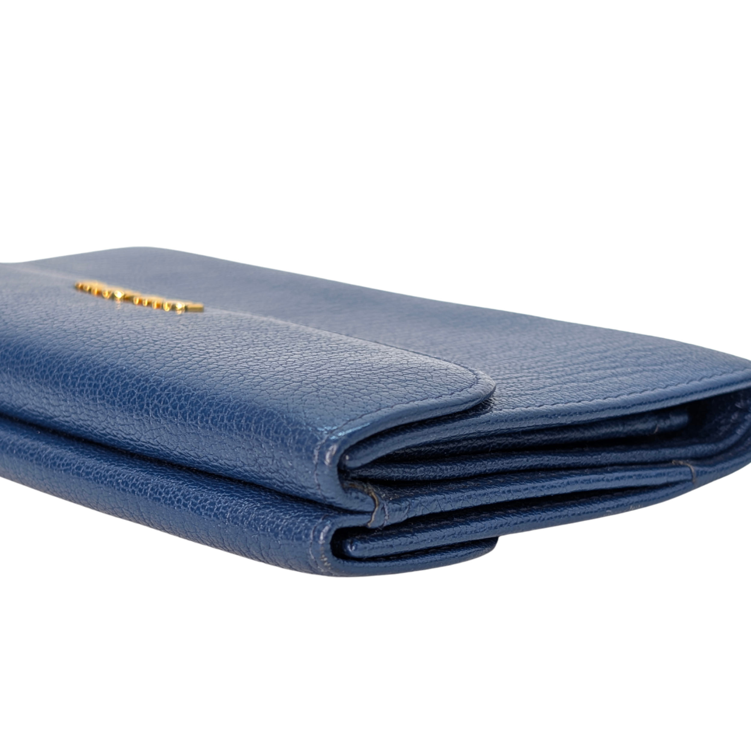 Miu Miu Madras Flap Long Wallet من الجلد باللون الأزرق