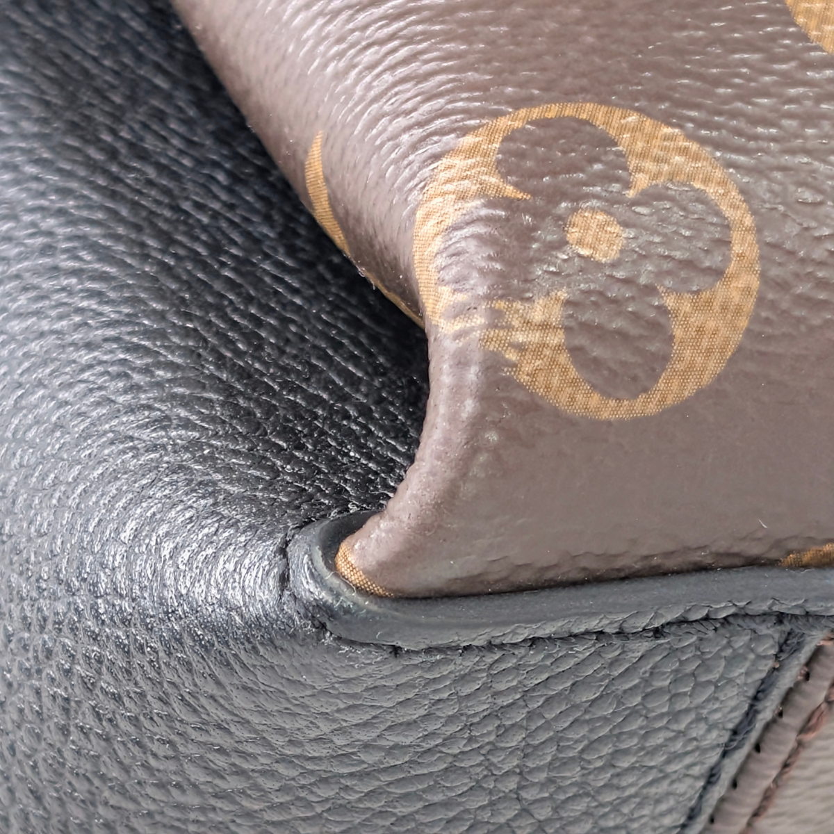 حقيبة لويس فويتون سوفلو بي بي مونوجرام